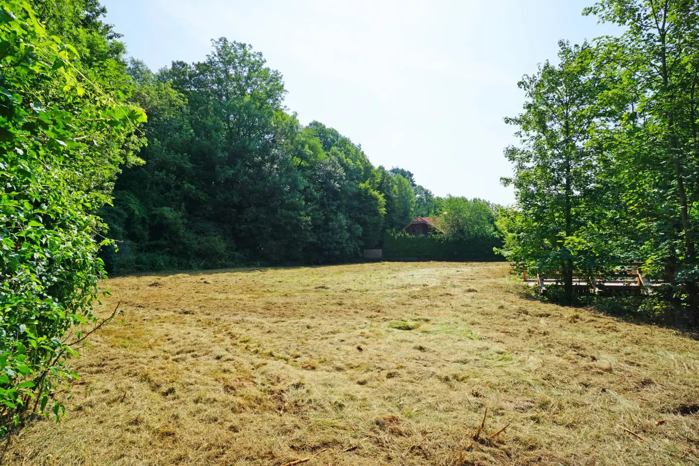 Level building plot in sunny quiet location - only 2 km from Pressbaum center