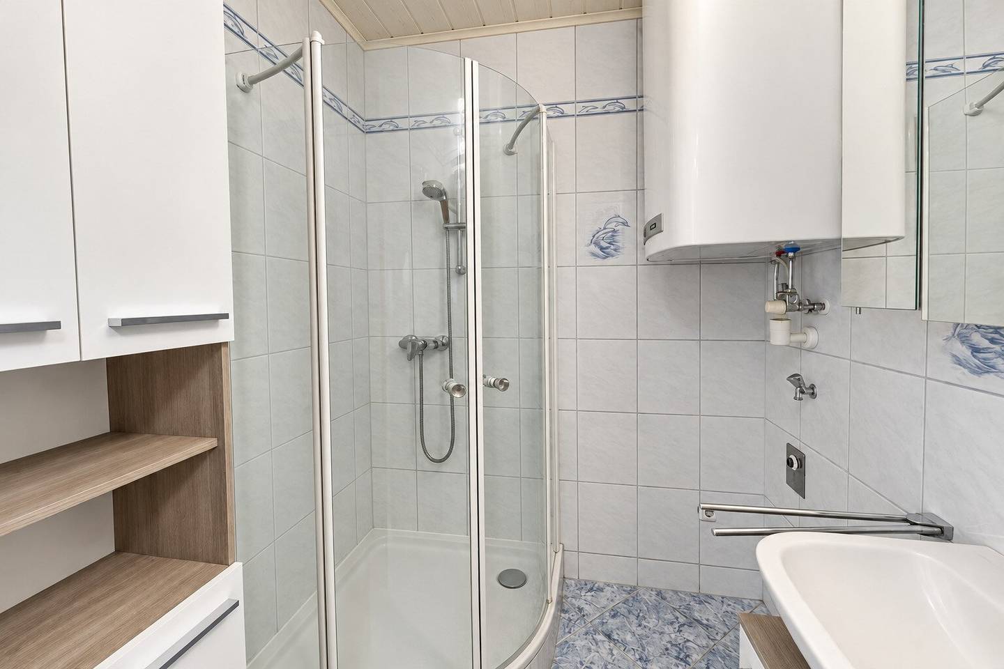Modern 4-room apartment with balcony in Neuzeug – like new, 90m², 1st floor