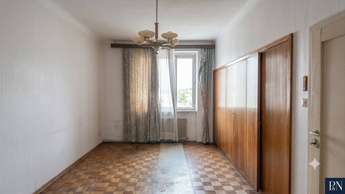 Renovation-needing 3-room apartment with potential, directly at Südtiroler Platz / near Central Station