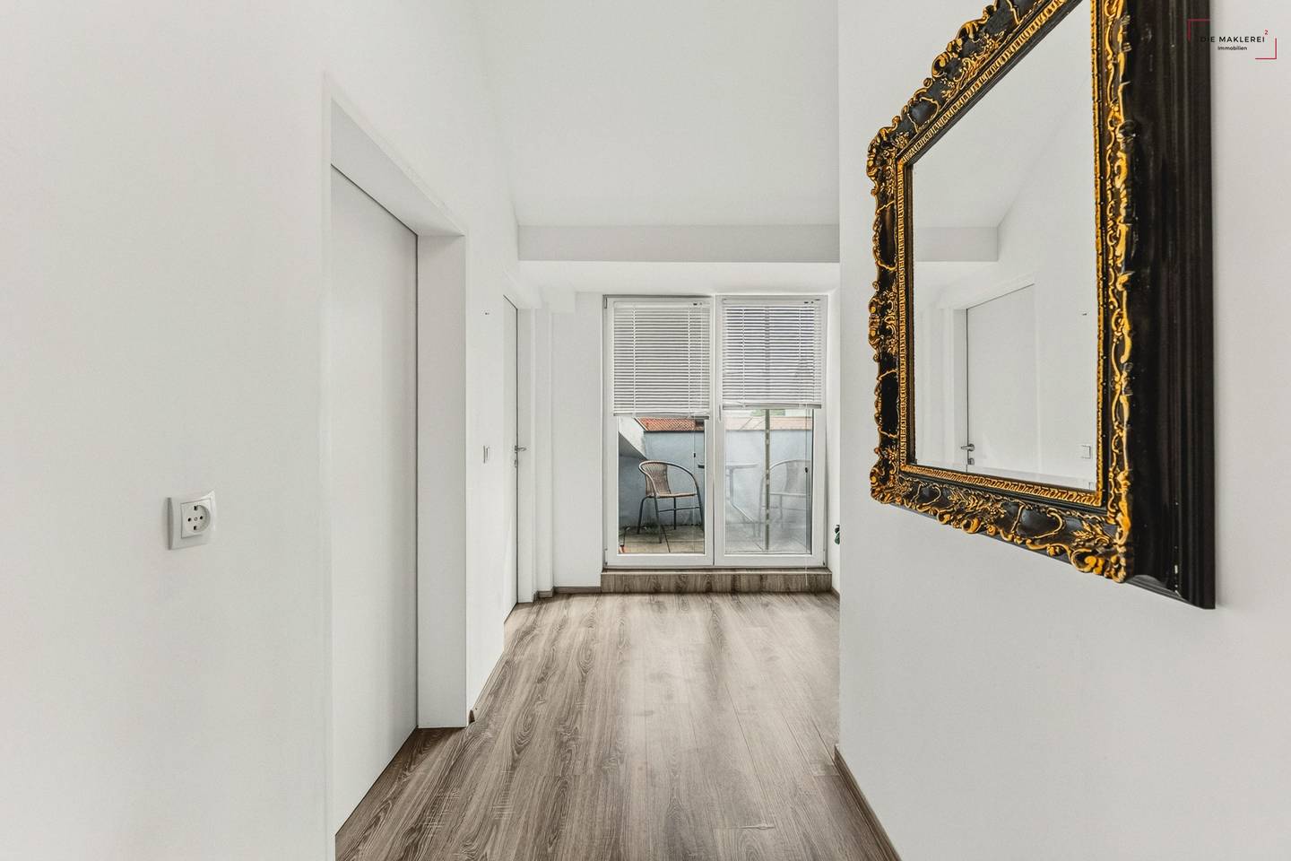 Dachgeschosswohnung zentral ruhig mit Lift und Einbauküche