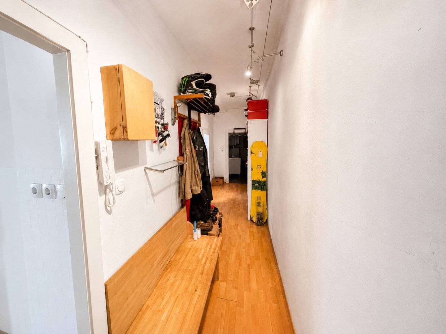 Charming 2-room apartment with separate kitchen and elevator