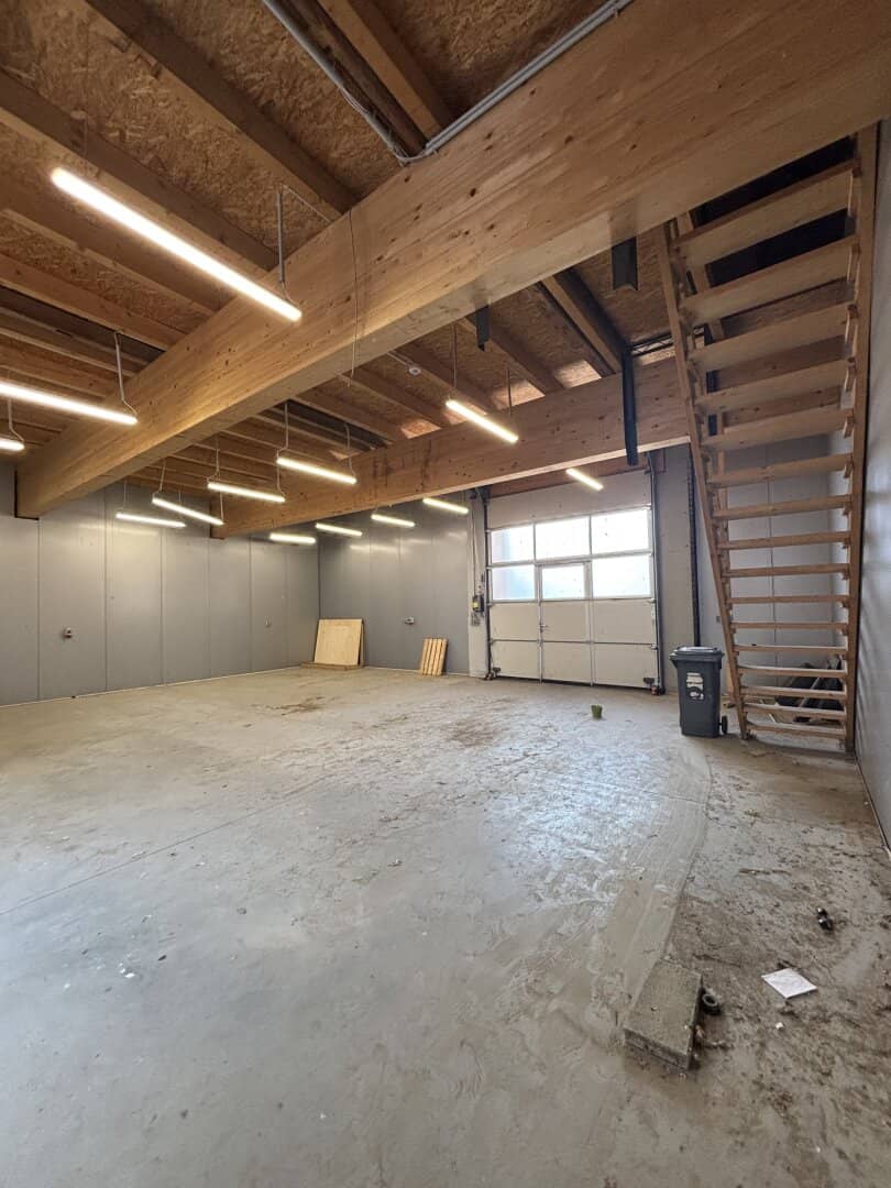 100m² Hall Near Laa/Thaya with Farmhouse in Need of Renovation - for only 129.000