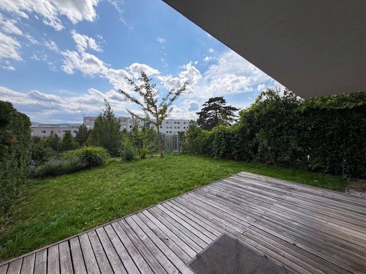 Exclusive 4-room garden apartment First-class location in Liesing
