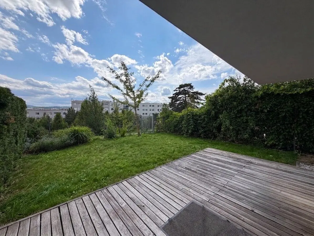 Exclusive 4-room garden apartment First-class location in Liesing