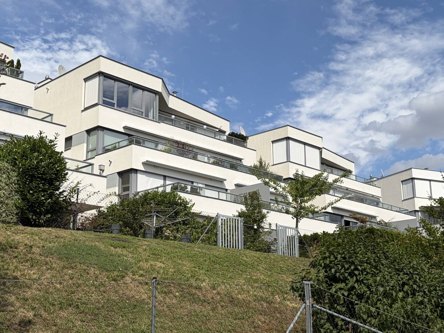 Exclusive 4-room garden apartment First-class location in Liesing