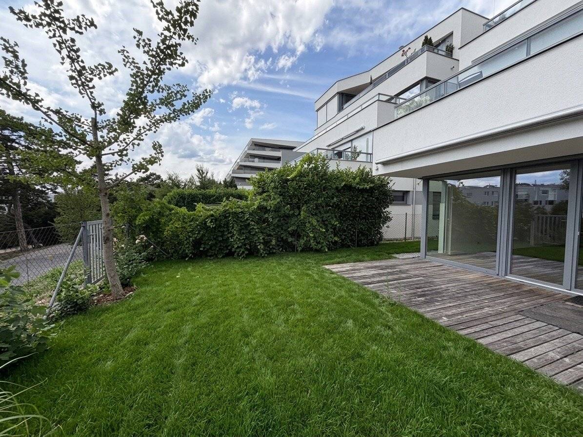 Exclusive 4-room garden apartment First-class location in Liesing
