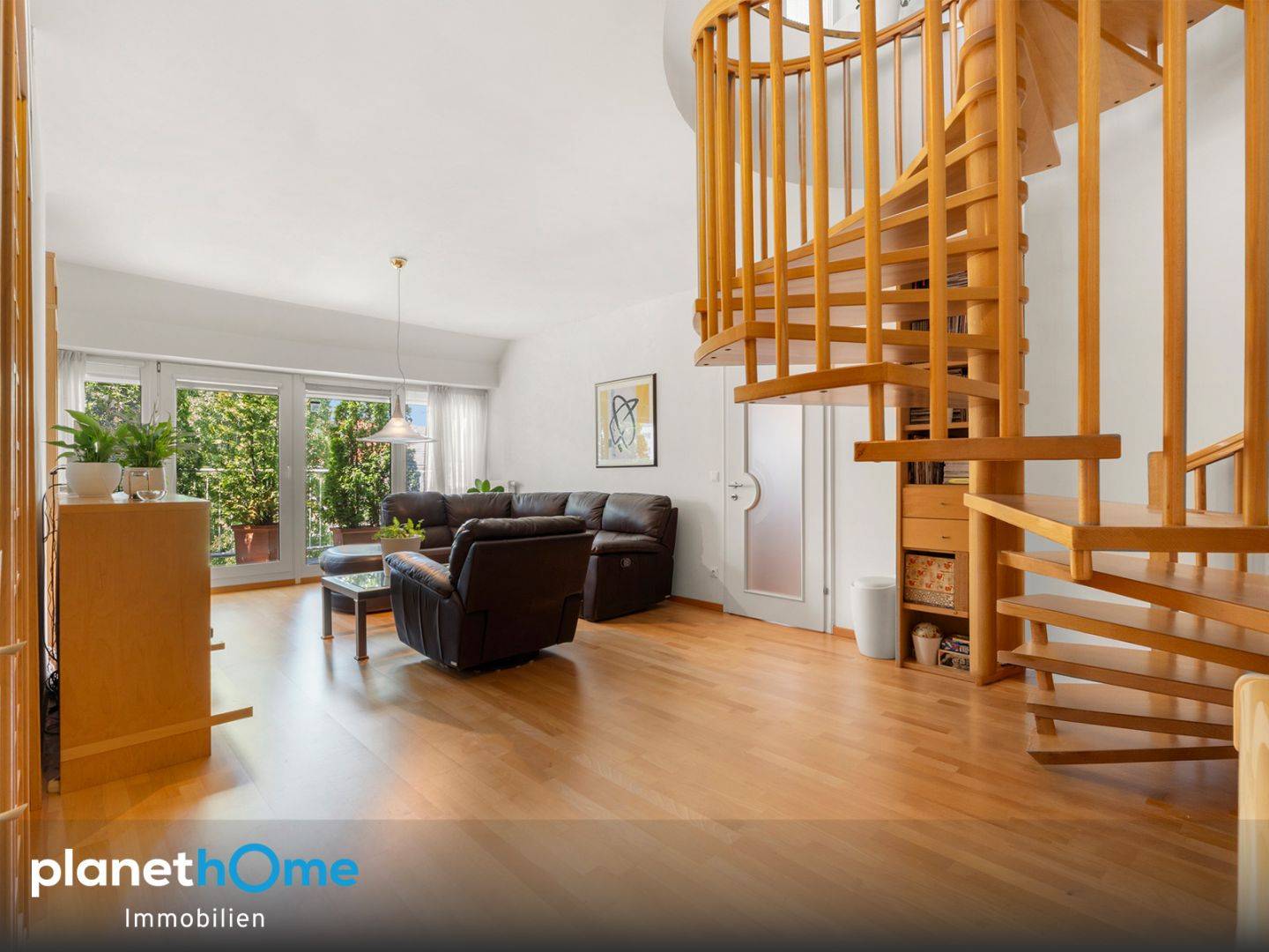Dachgeschosswohnung mit großzügigem Dachgarten und Weitblick