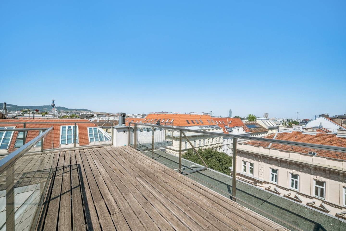 Exklusive Familien-Dachgeschosswohnung nahe Servitenviertel und Donaukanal