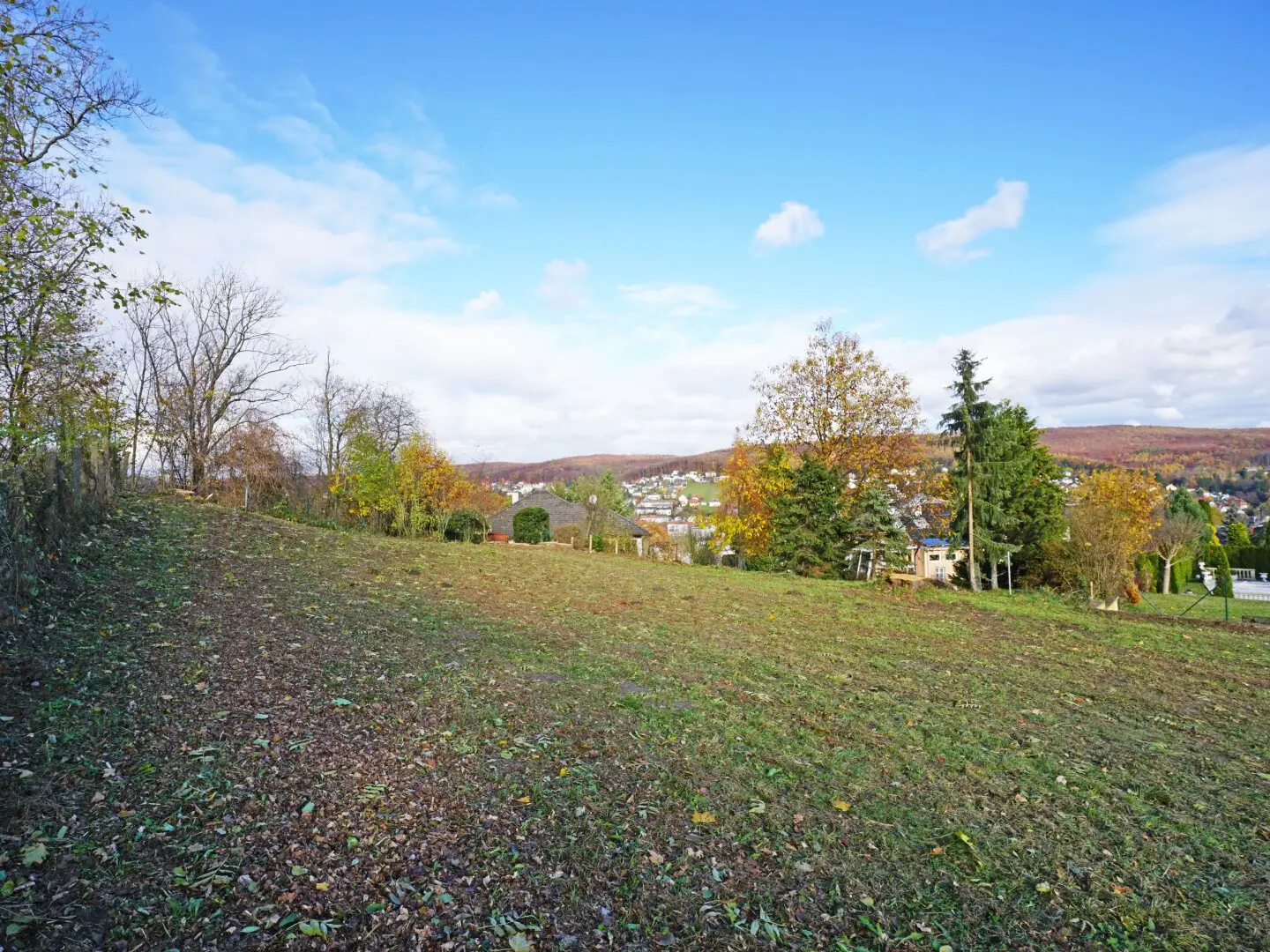 Magnificent building plot in a second row from the street