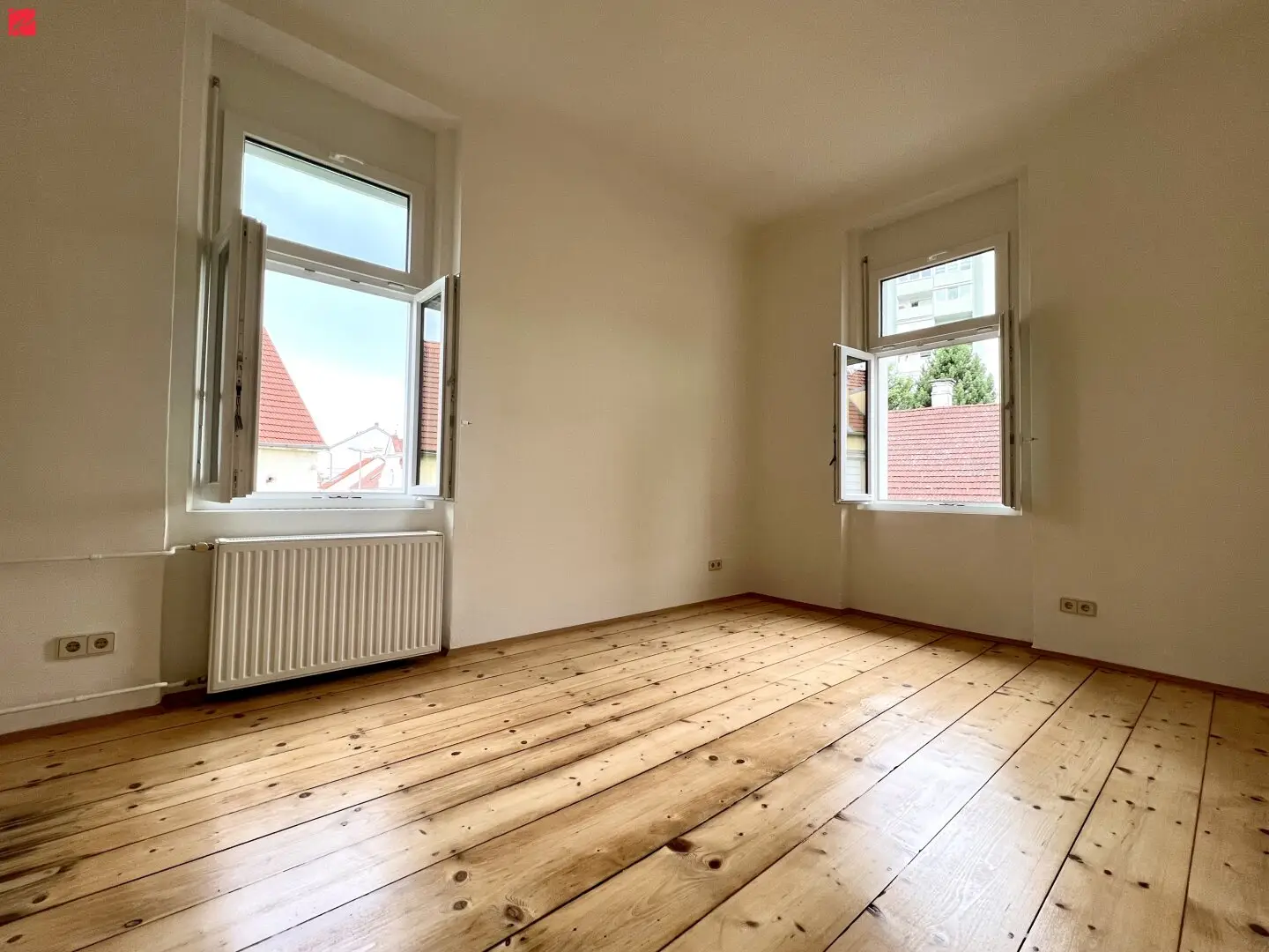 Renovated period apartment with balcony