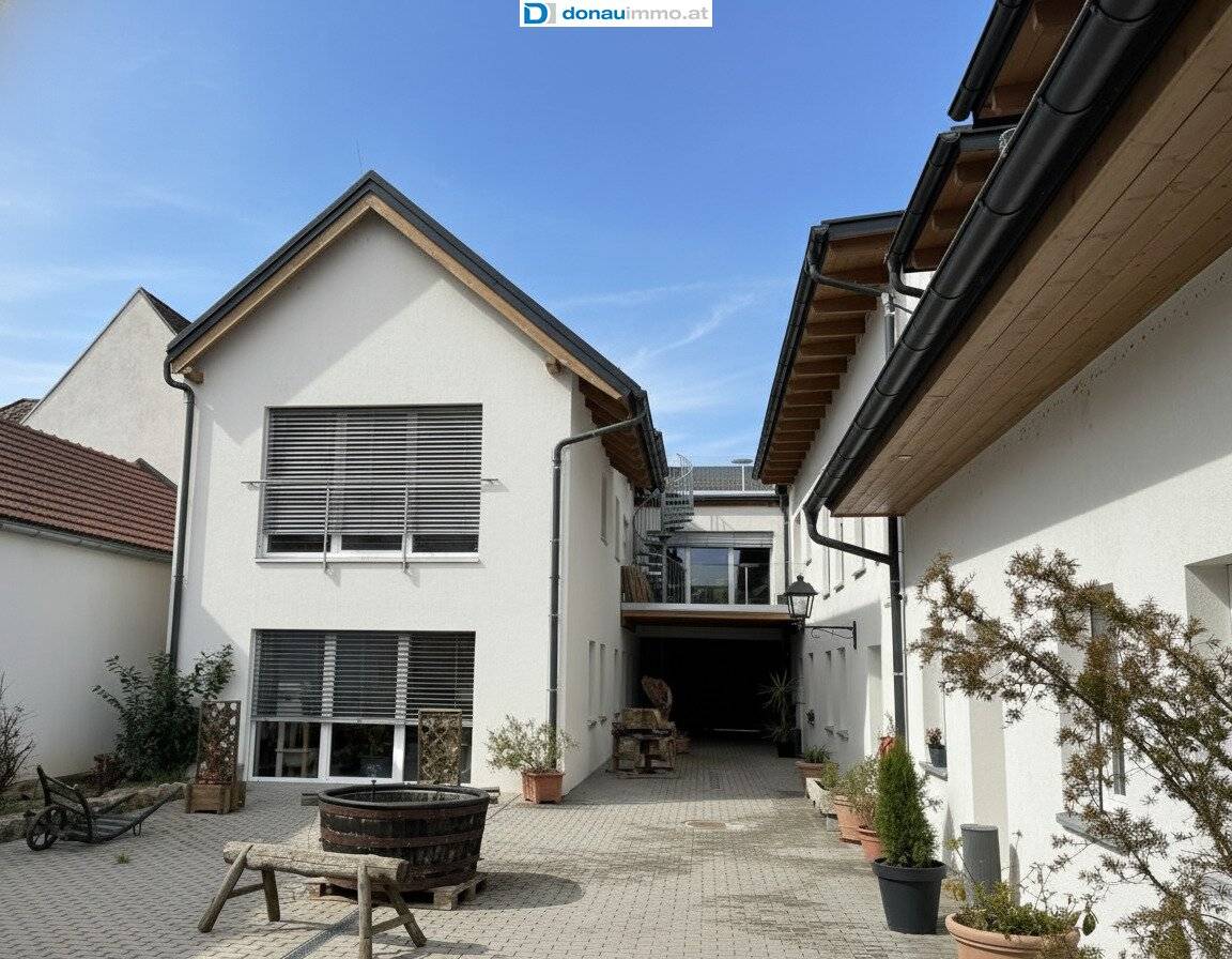 Großzügig und ruhig Wohnen auf 536 m² WFL in Grafenegg (Engabrunn) am Wagram -  an den Weinbergen Nähe Krems (15Km), Schloss Grafenegg (3km) und Feuersbrunn (2km)