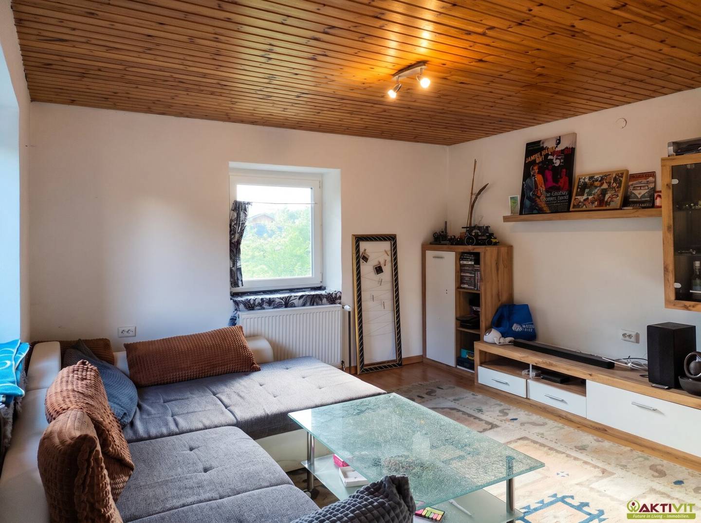 Großzügiges Wohnhaus mit Ausbaupotenzial und Nebengebäude im Gailtal