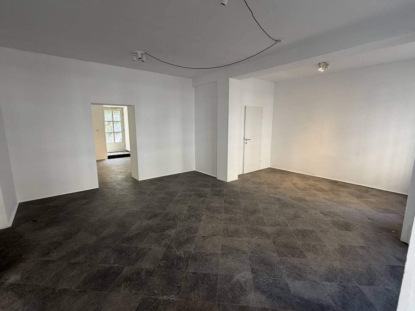 Apartment in a busy location