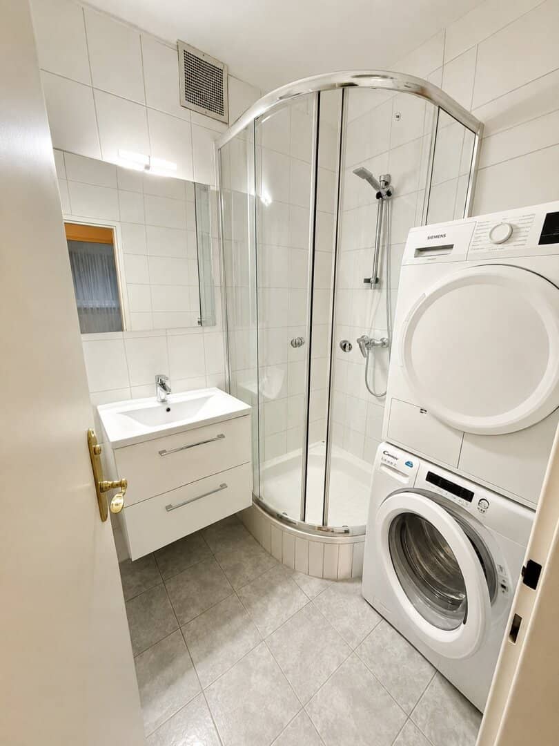 Quiet 2-room apartment in the courtyard – fixed-term rented and well maintained in 1110 Vienna