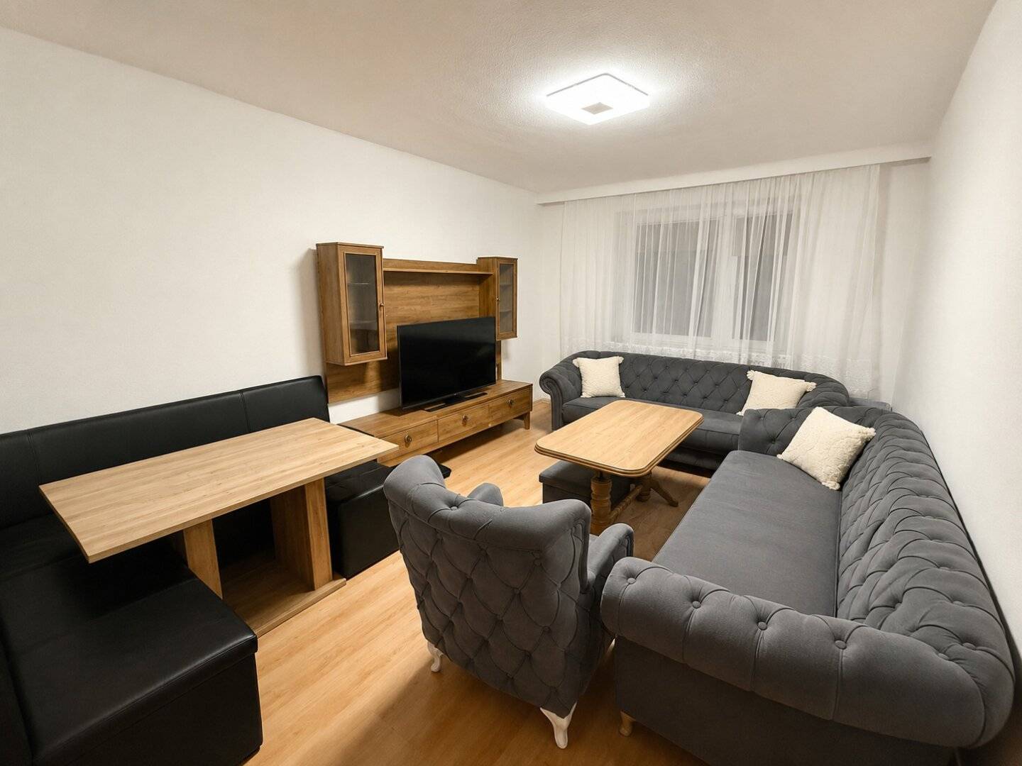 Quiet 2-room apartment in the courtyard – fixed-term rented and well maintained in 1110 Vienna