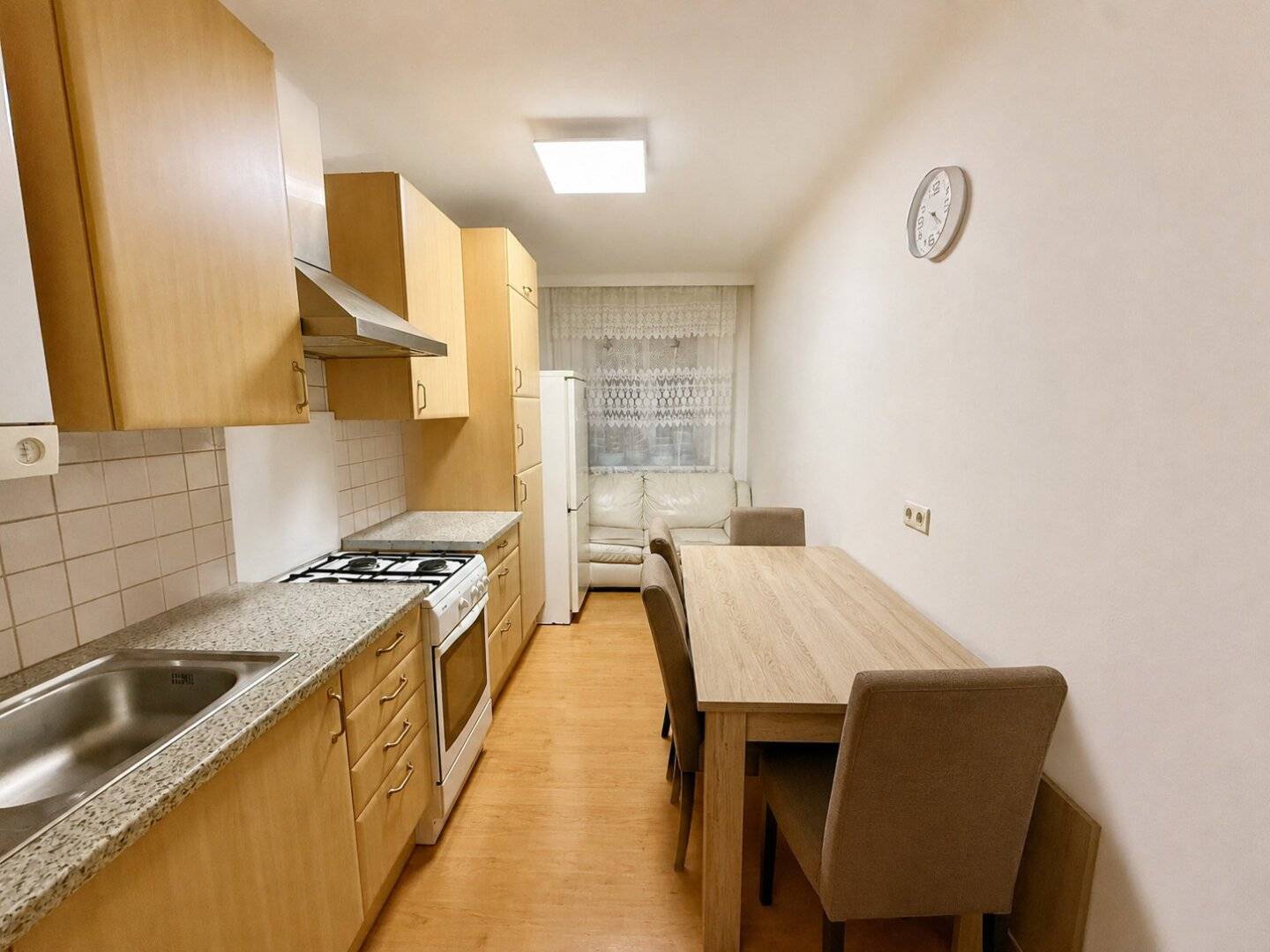 Quiet 2-room apartment in the courtyard – fixed-term rented and well maintained in 1110 Vienna