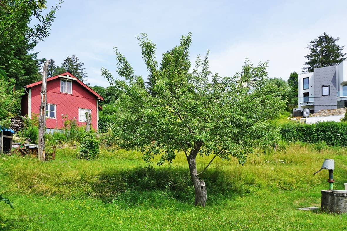 South-facing building plot in a green tranquil location in the far west