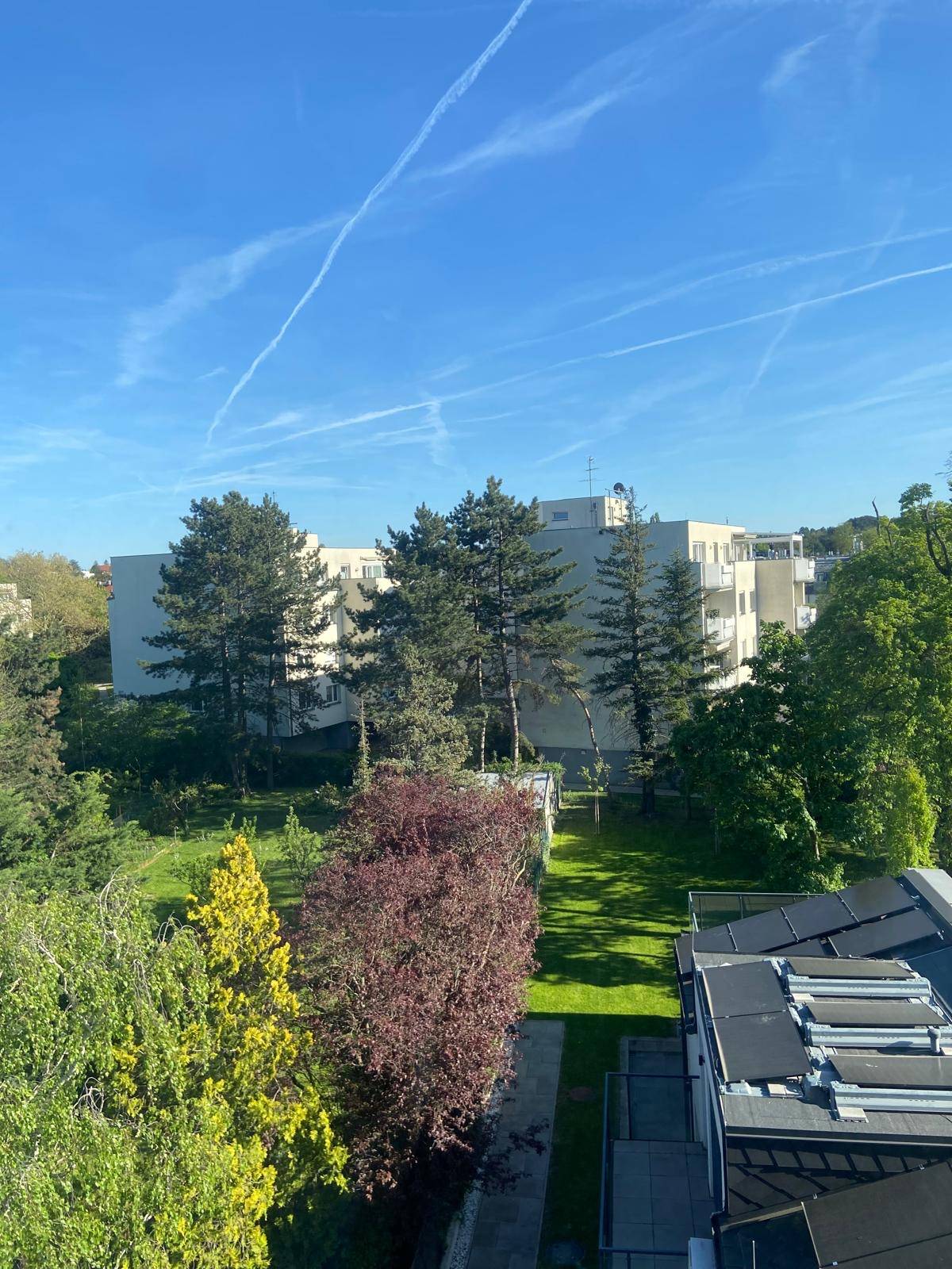 Lichtdurchflutete Wohnung mit Weitblick und Aufzug
