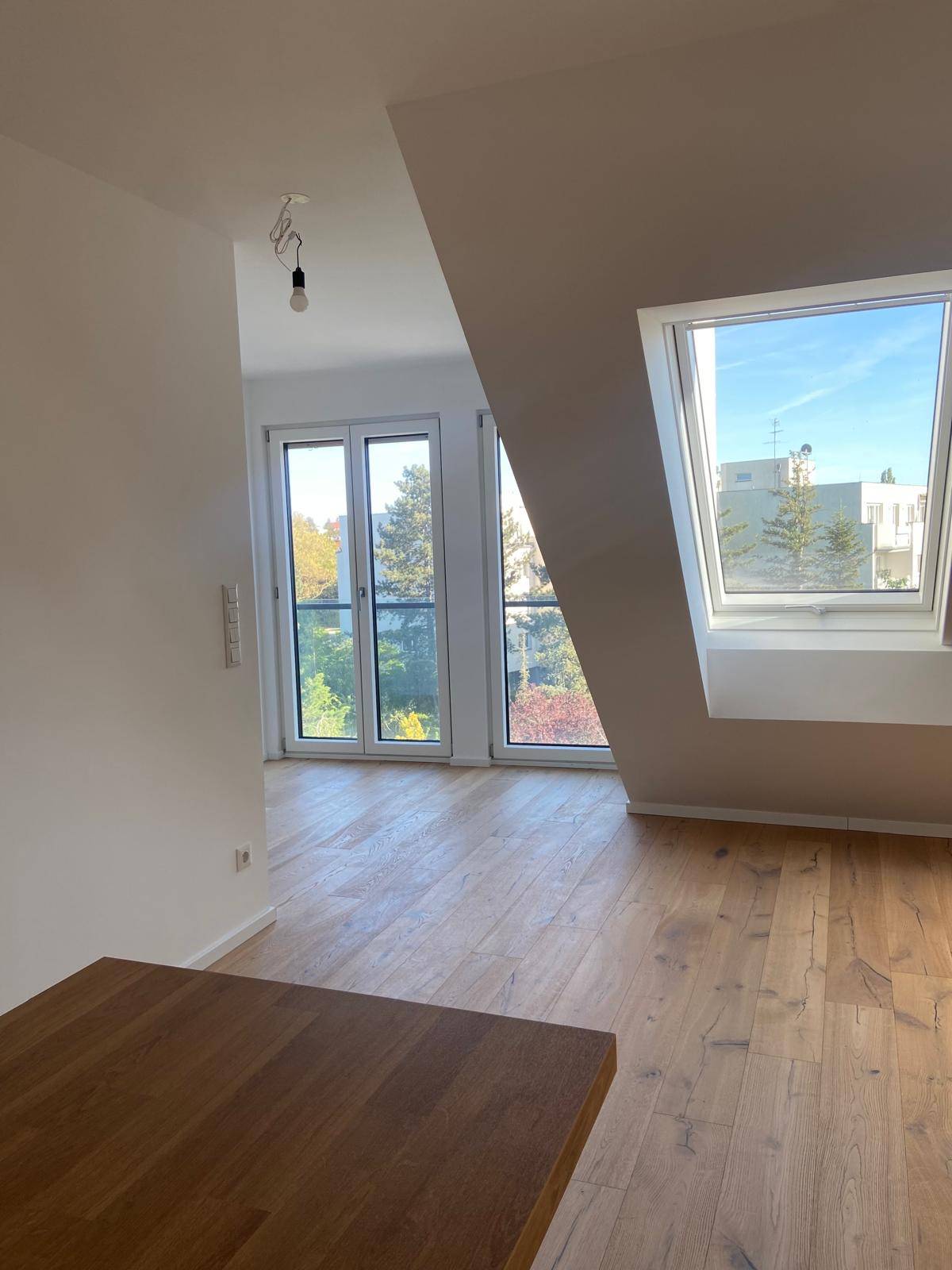 Lichtdurchflutete Wohnung mit Weitblick und Aufzug