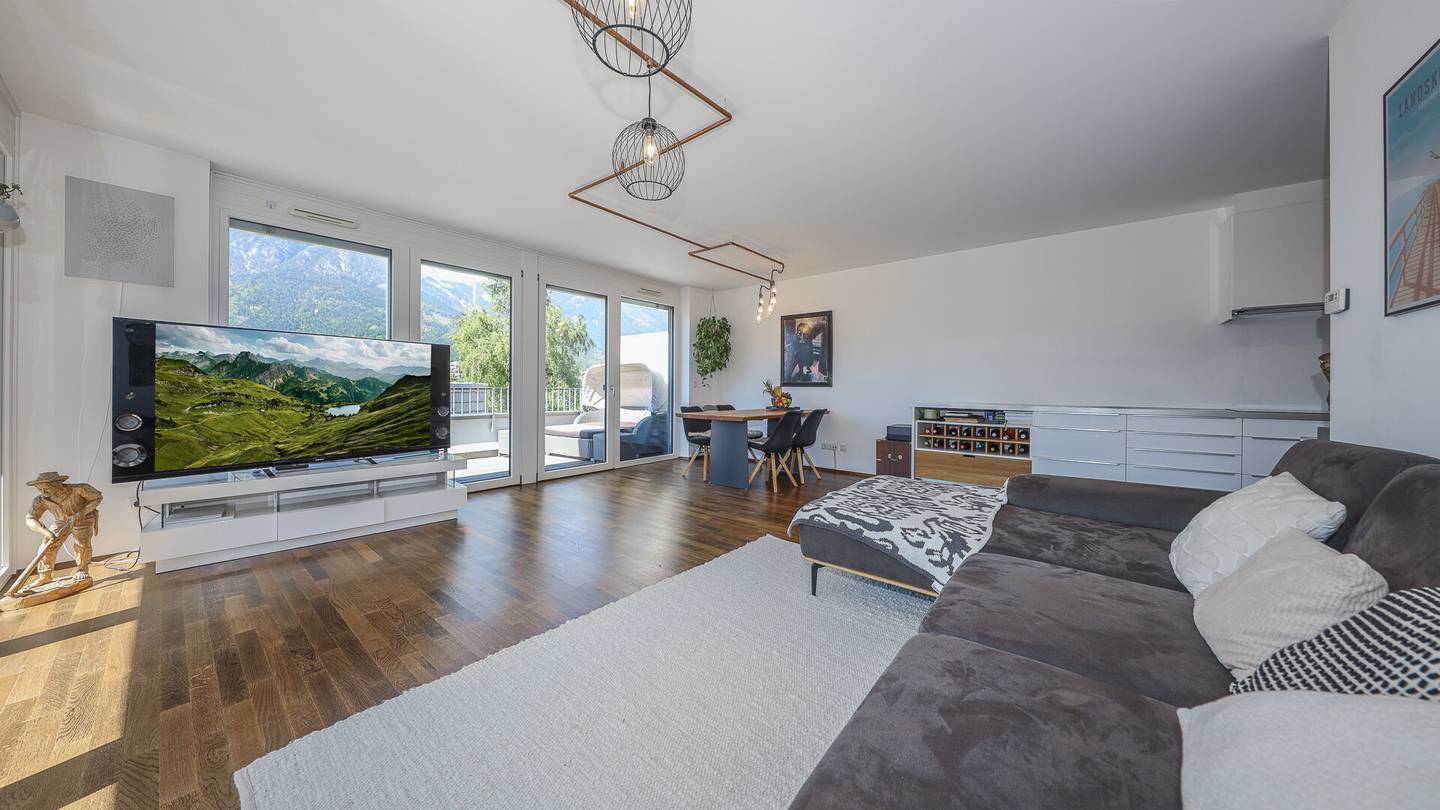 Wohnung with penthouse feel terrace and private garden