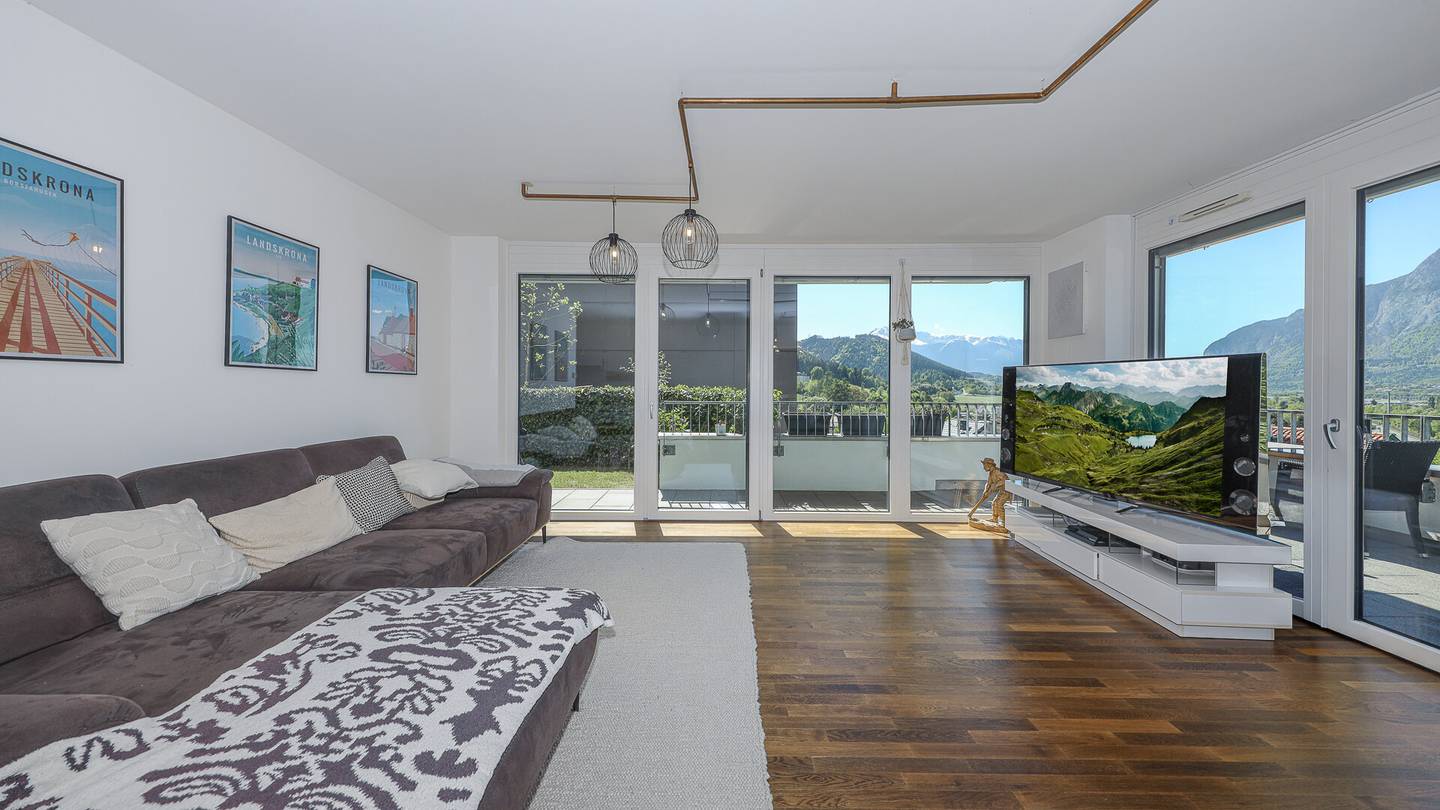 Wohnung with penthouse feel terrace and private garden