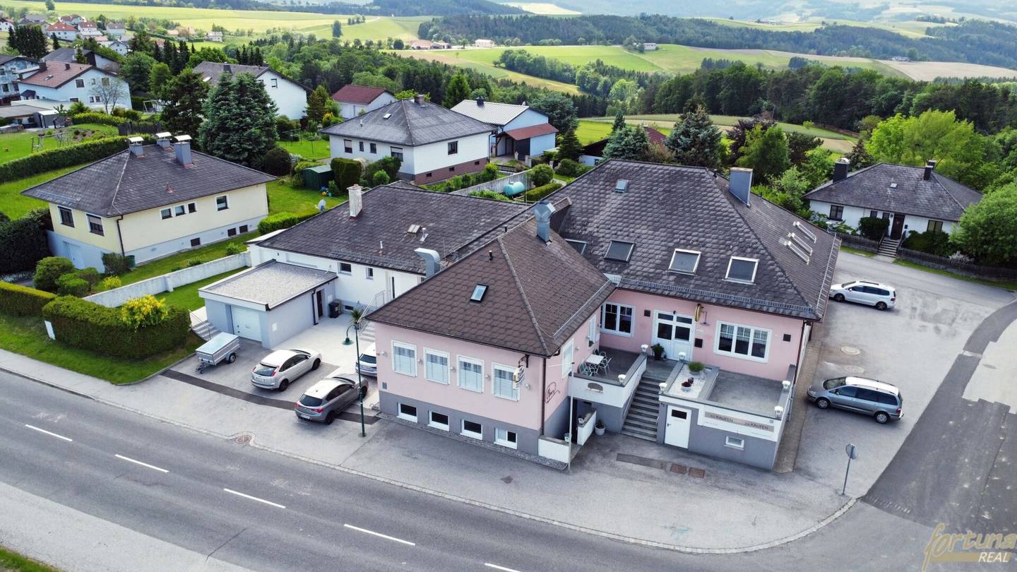 Besondere Großimmobilie mit vielfältigen Nutzungsmöglichkeiten im Herzen der Buckligen Welt
