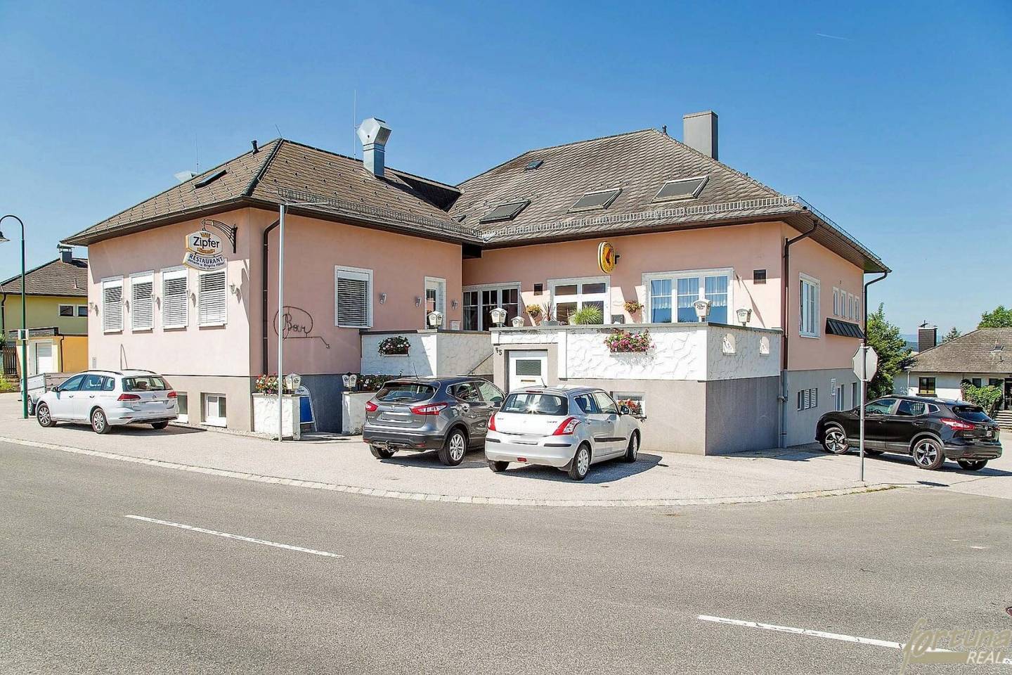 Traditionsreiches Gasthaus mit vielfältigen Nutzungsmöglichkeiten im Herzen der Buckligen Welt zu verkaufen!