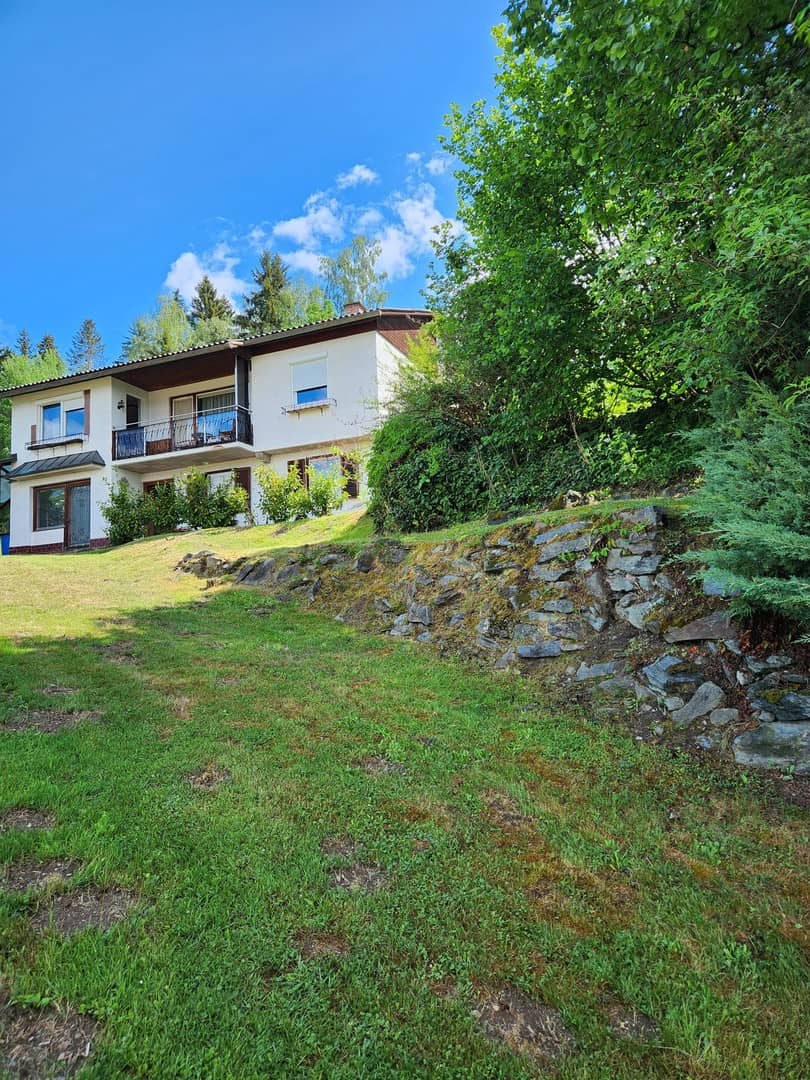 Familienwohnung mit großem Garten und schöner Aussicht