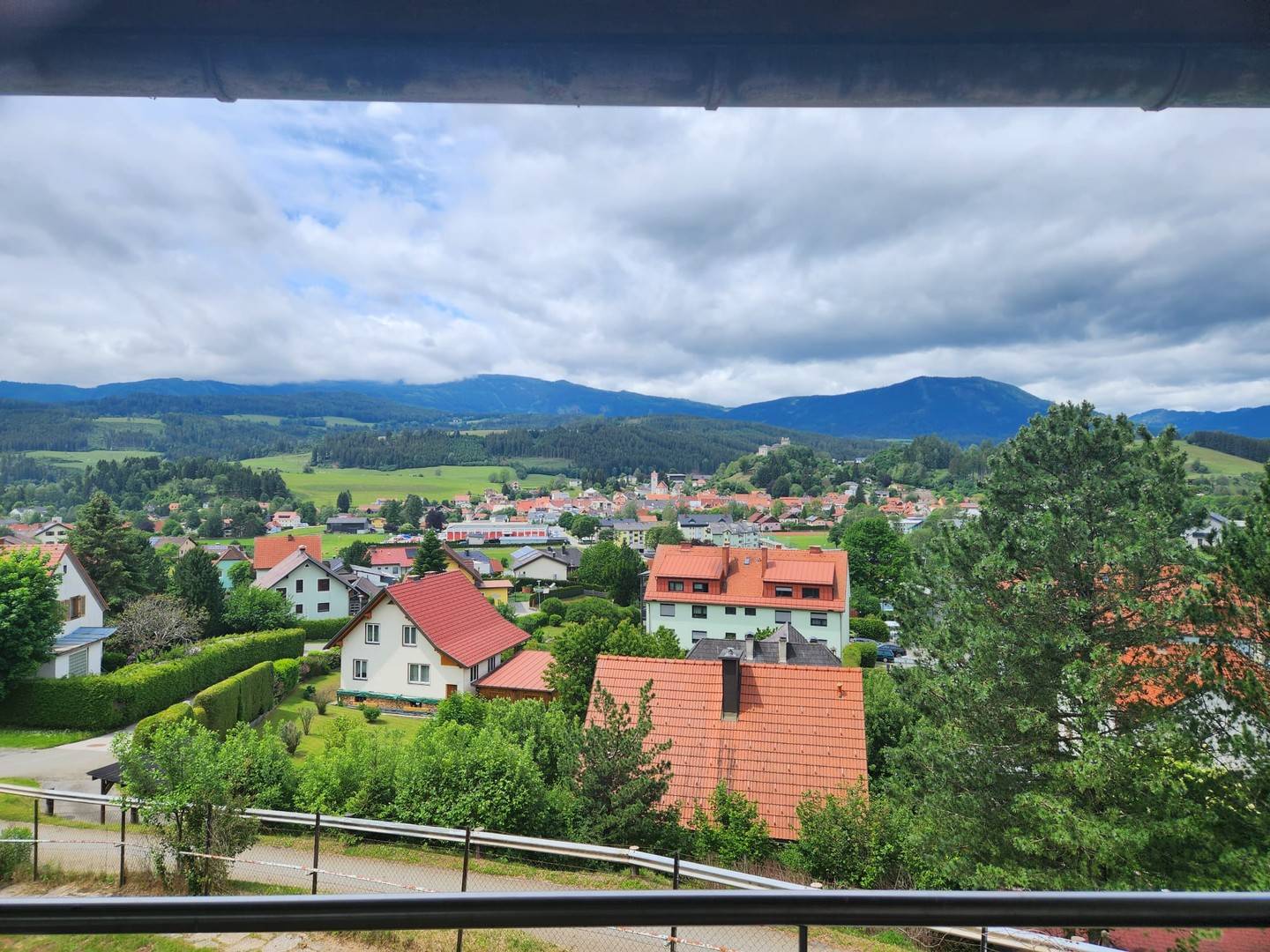 Familienwohnung mit großem Garten und schöner Aussicht