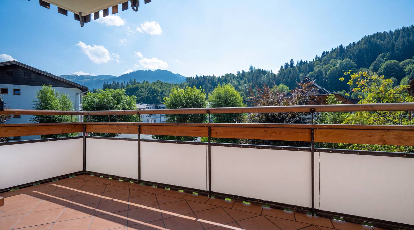 Helle Wohnung mit Balkon und Garage in ruhiger Wohnlage