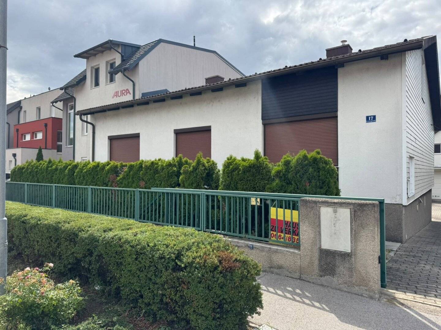 Exposé – Single-family house with large plot and versatile outbuilding in Leobersdorf