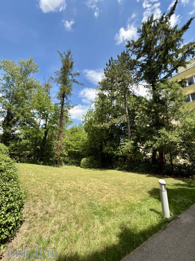 2-room garden apartment with loggia/wintergarden character, generous garden area &amp; garage parking in green quiet location of Baden for sale!