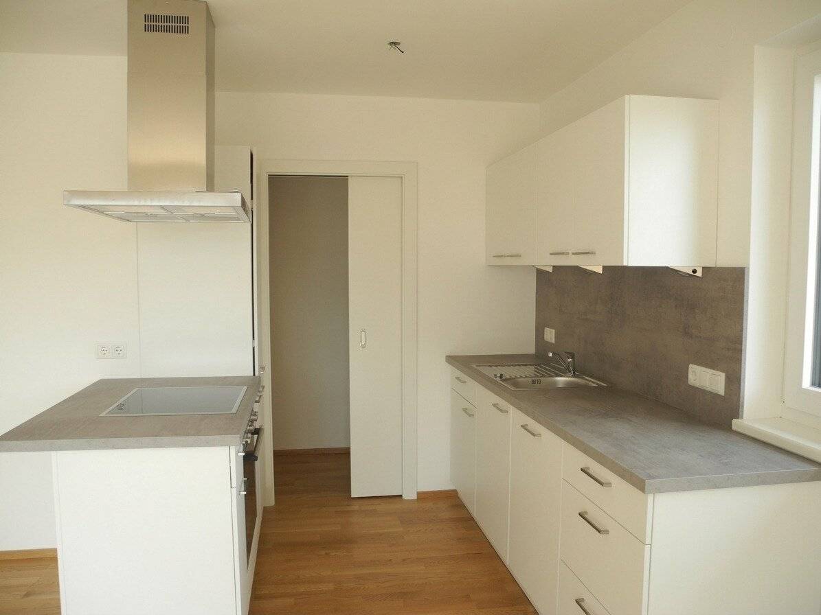 Like-new 3-room rental apartment in Oberwang with Carport and beautiful distant view