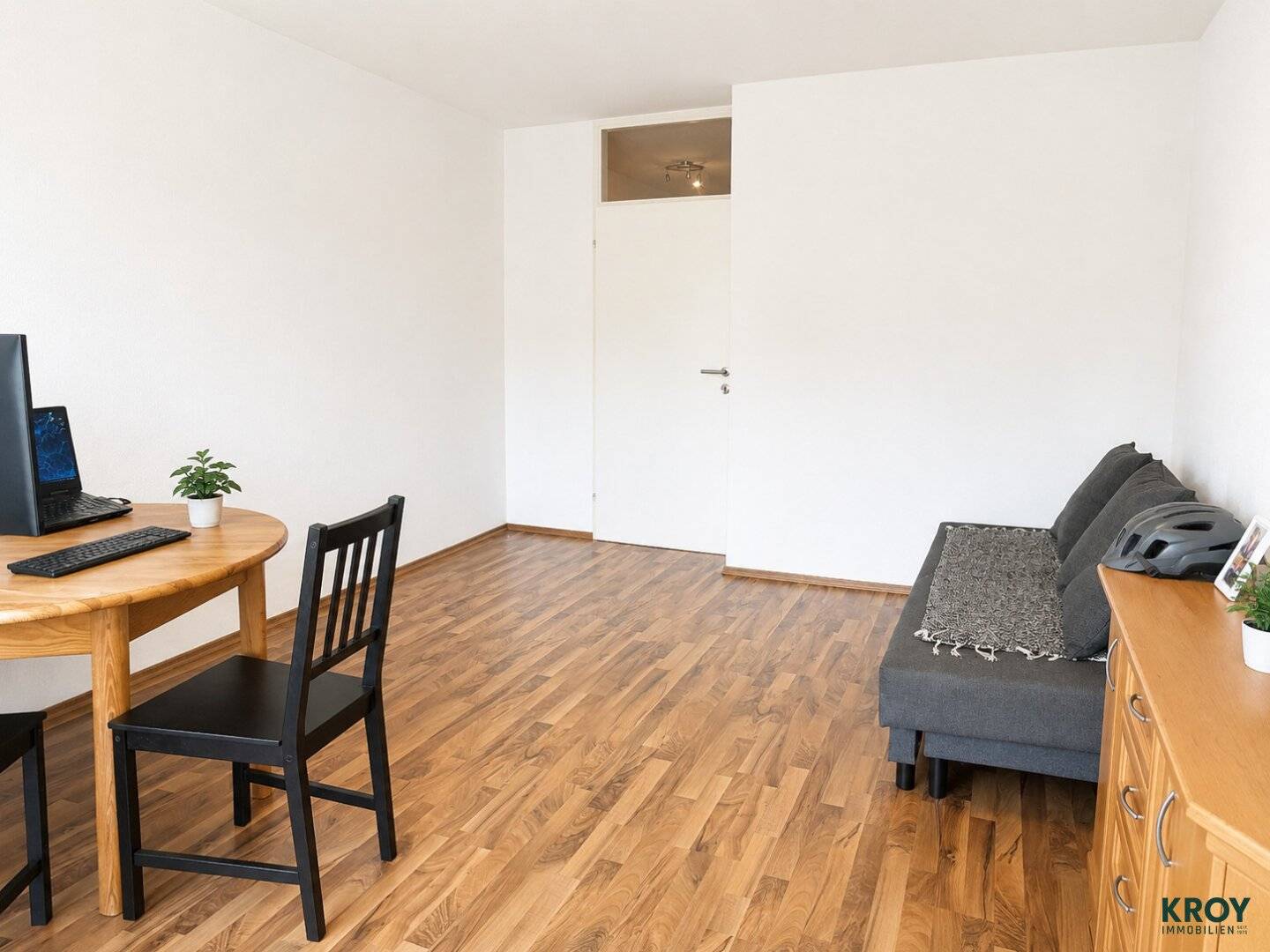 Well-kept studio with loggia, central city location, best infrastructure