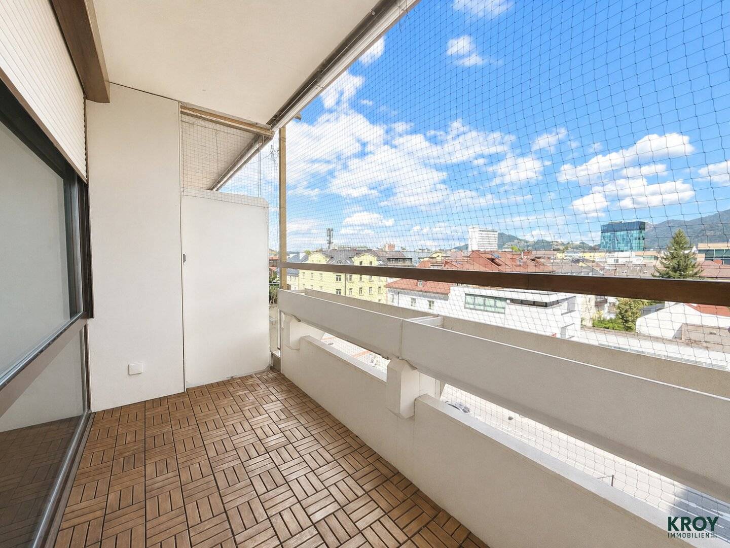 Well-kept studio with loggia, central city location, best infrastructure