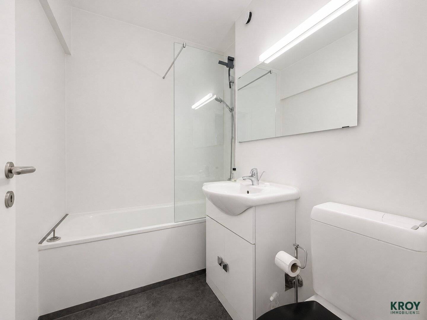 Well-kept studio with loggia, central city location, best infrastructure