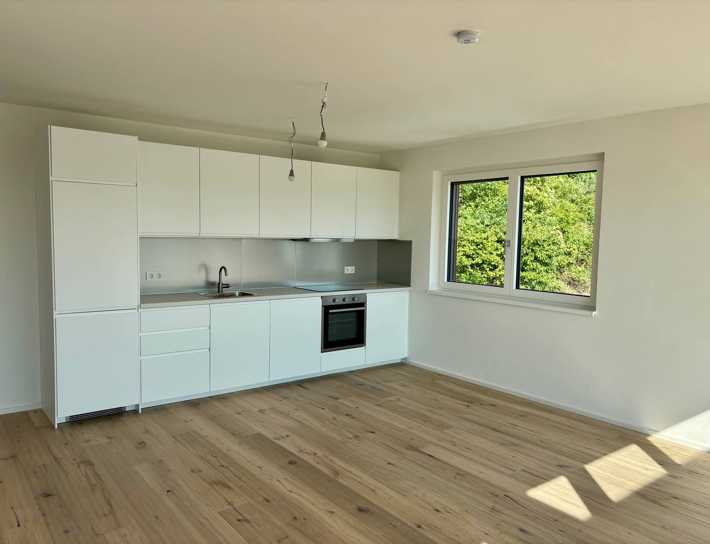 Bright new build Wohnung with large terrace and Danube view