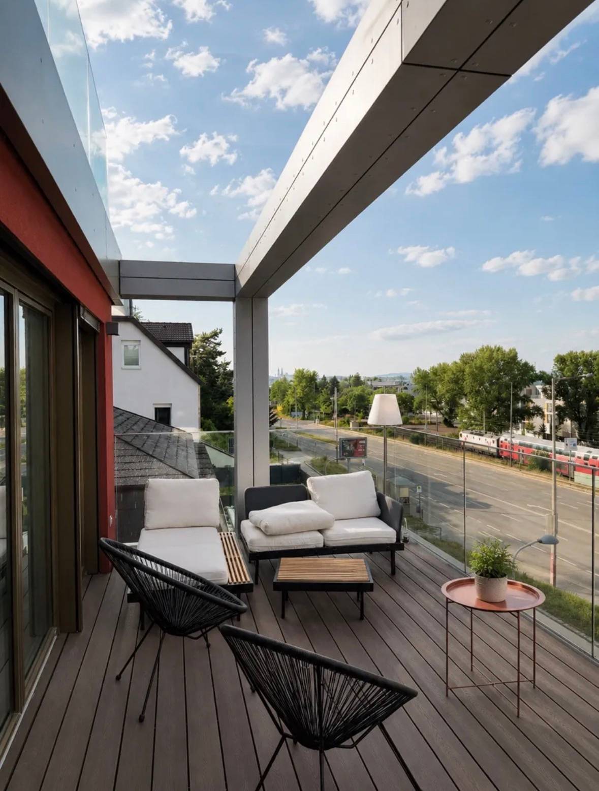 Bright new build Wohnung with large terrace and Danube view