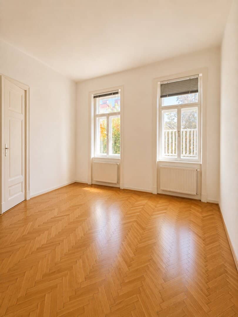 Rarity: spacious period style old building apartment in Ober St. Veit