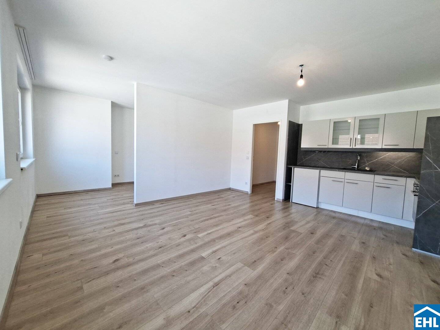Modern 1.5-room apartment with perfect U1 connection – quietly located