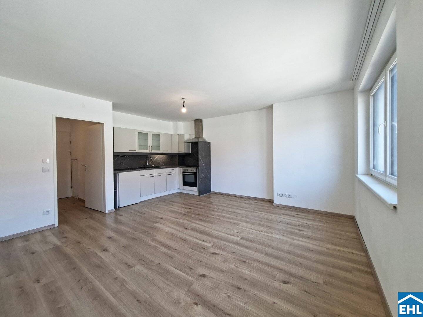 Modern 1.5-room apartment with perfect U1 connection – quietly located