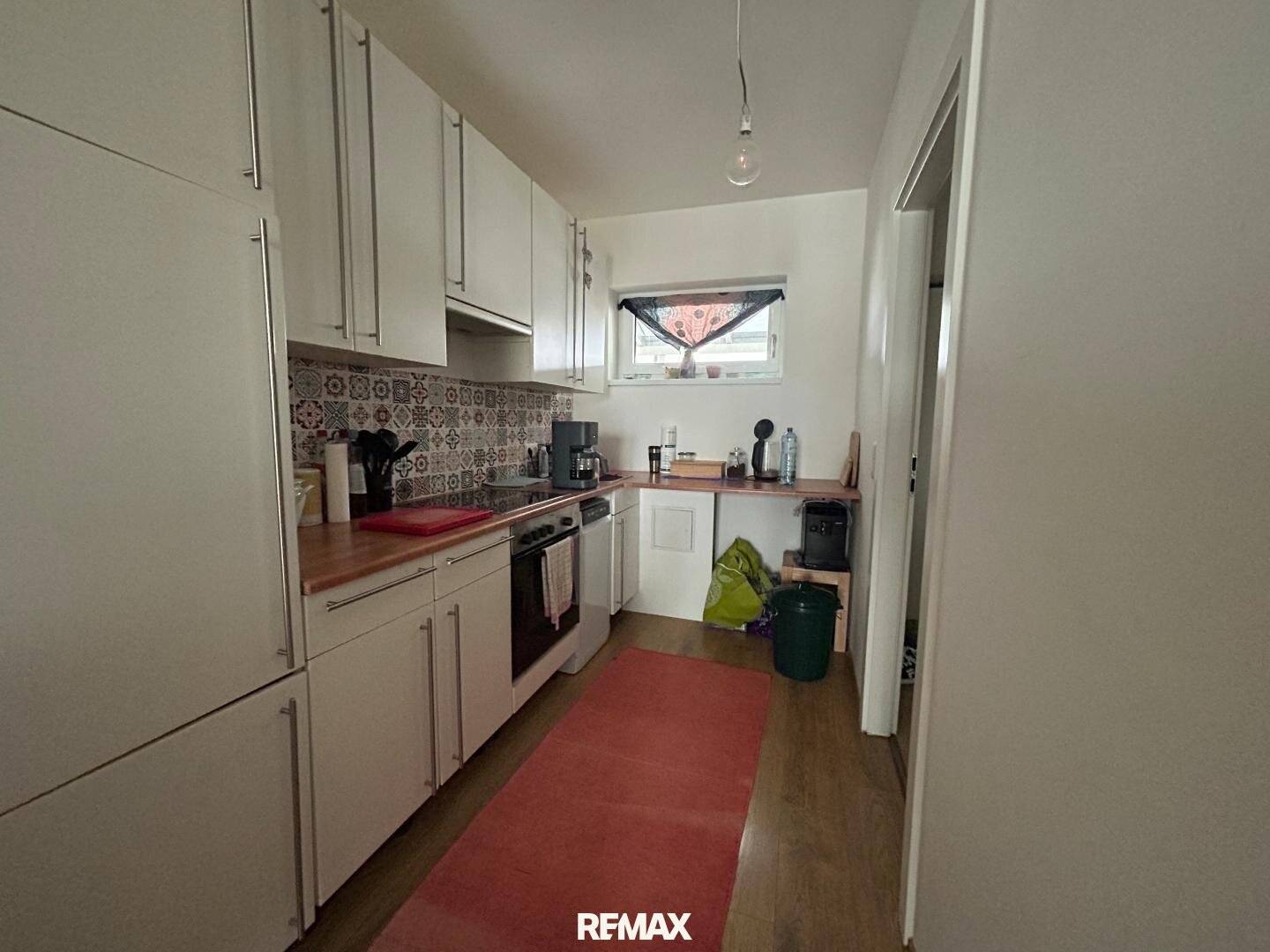 2 Zimmer Wohnung, modern mit Balkon und Stellplatz