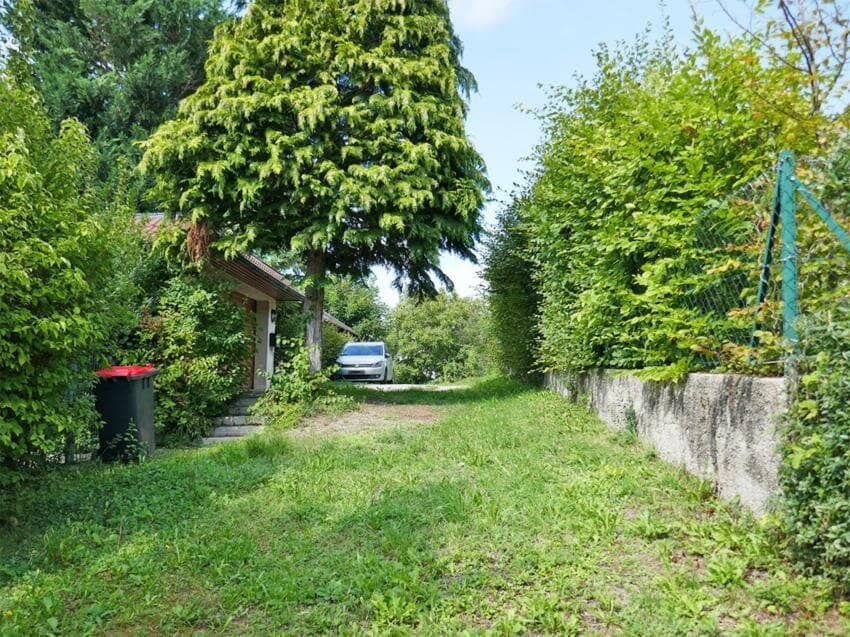 Building plot in idyllic location on a gentle south facing slope near Tulln