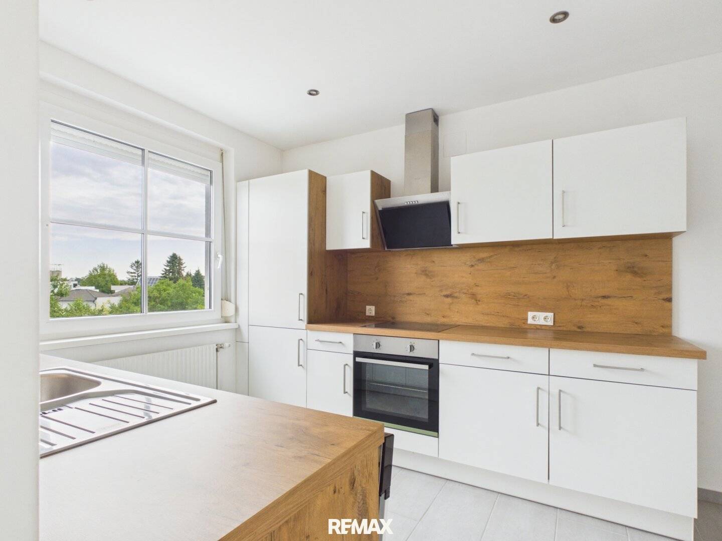 Bright 3-room apartment including outdoor parking space in a quiet location in Neufeld an der Leitha for rent
