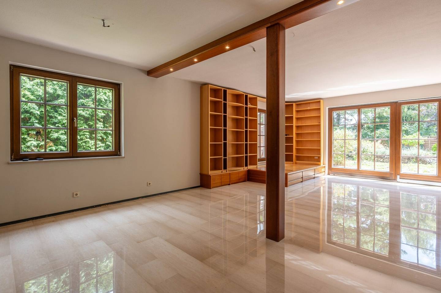Family apartment with large garden and sauna