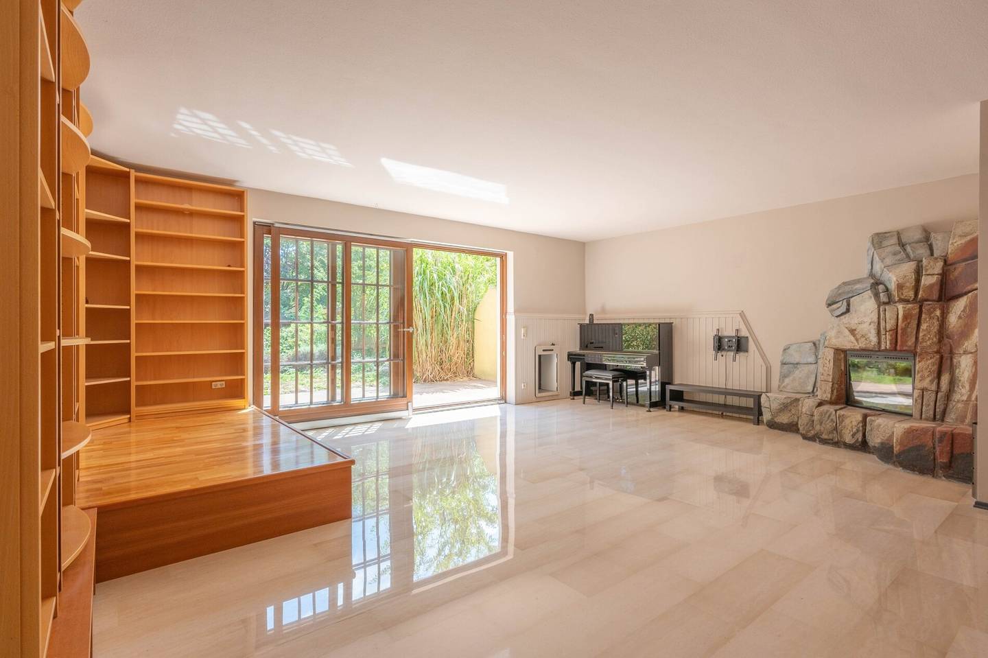 Family apartment with large garden and sauna