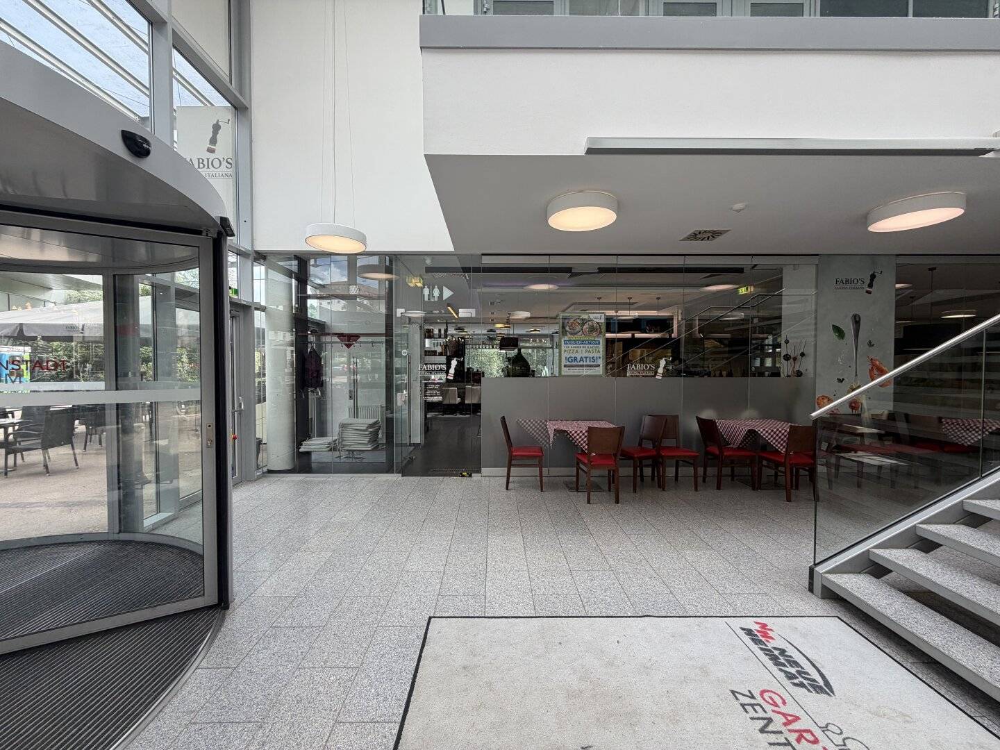 SPACIOUS GASTRO IN THE GARTENSTADTZENTRUM PUCHENAU – FULLY EQUIPPED WITH OUTDOOR SEATING