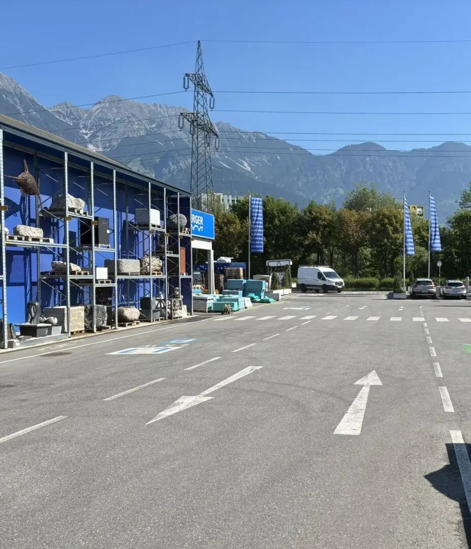 Lagerfläche ab 65 m² bis 270m² in Innsbruck/ Rossau, E-Ladestation, Top Lage, nur € 9,5/ m² zzgl. Mwst.
