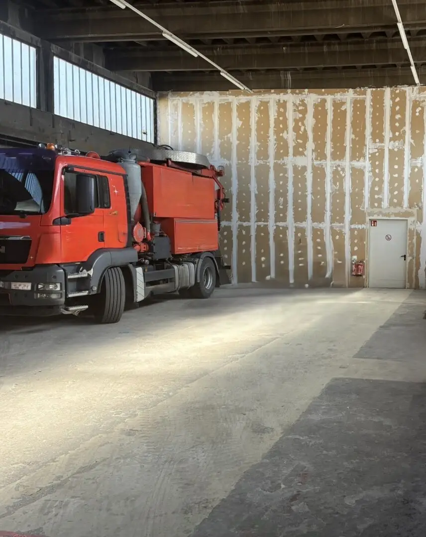 Lagerfläche ab 65 m² bis 270m² in Innsbruck/ Rossau, E-Ladestation, Top Lage, nur € 9,5/ m² zzgl. Mwst.
