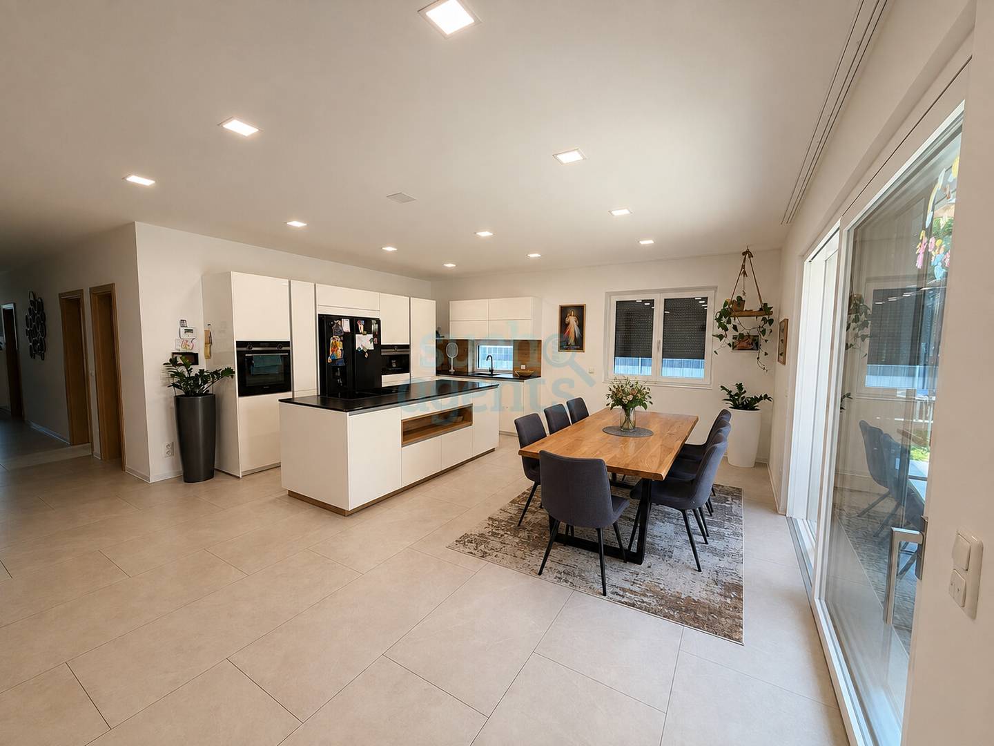 Modern accessible ground floor apartment with large garden